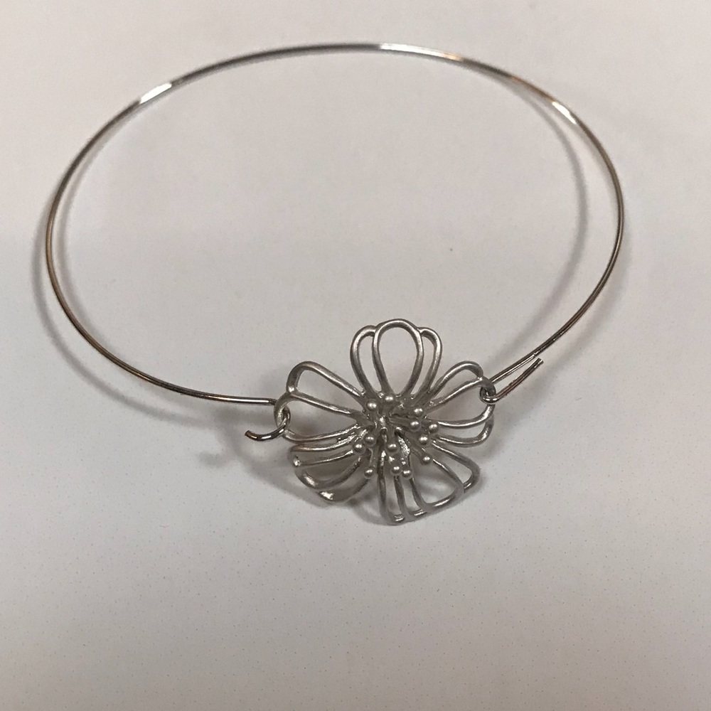 Delicate Floral Bracelet